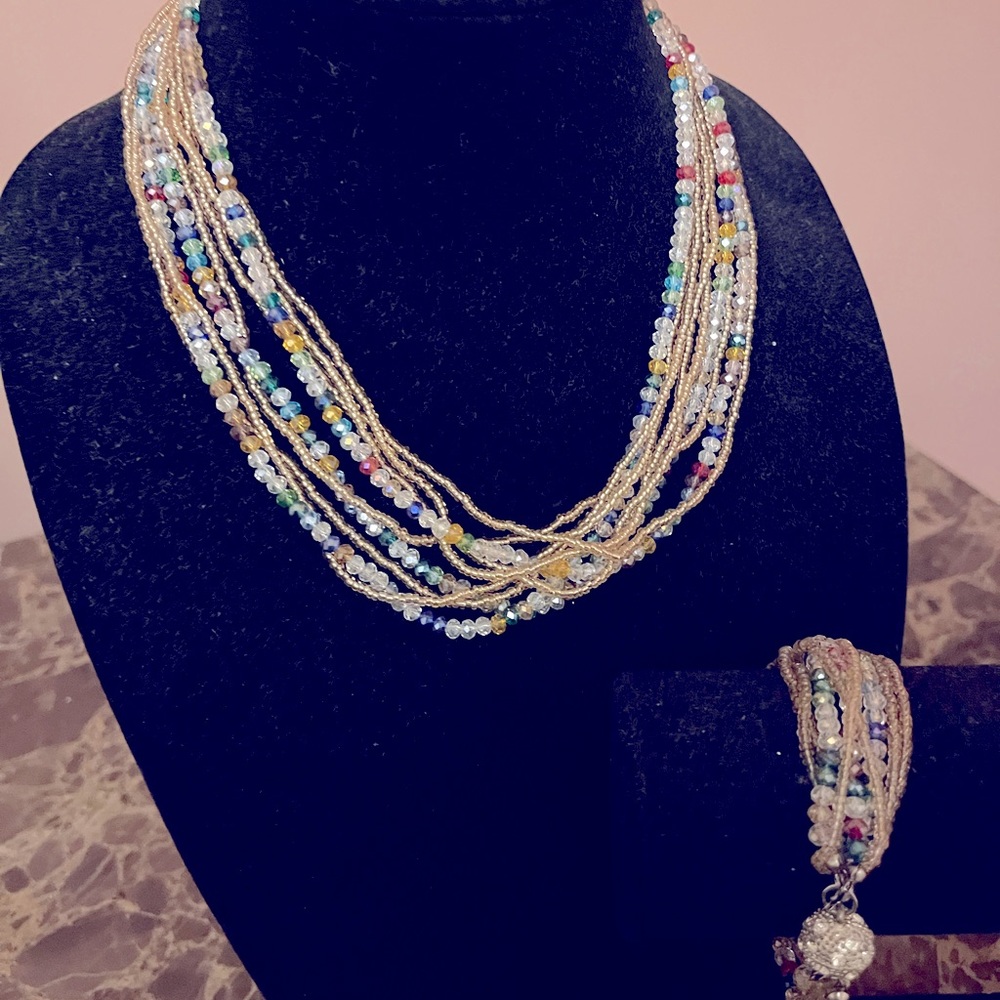 Beaded necklace and bracket set